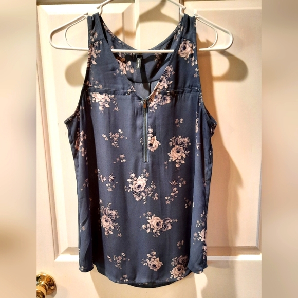 Maurices Sleeveless Floral Print Polyester Blouse size Small - Picture 4 of 8